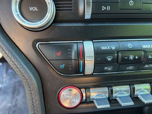 Used 2019 Ford Mustang GT Premium RWD image 17