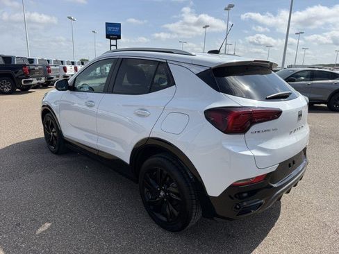 Used 2024 Buick Encore GX Sport Touring FWD image 7