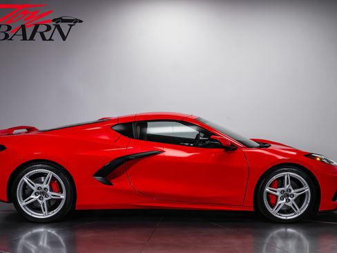 Used 2022 Chevrolet Corvette Stingray Preferred Cpe w/ Z51 Performance Package RWD image 14