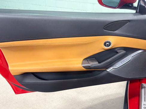 Used 2020 Ferrari Portofino RWD image 20
