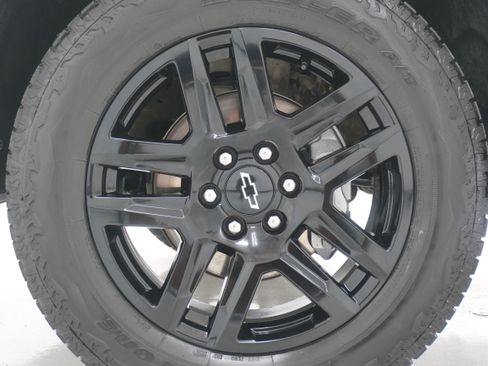 Used 2024 Chevrolet Silverado 1500 LT Trail Boss w/ Convenience Package II AWD/4WD image 30