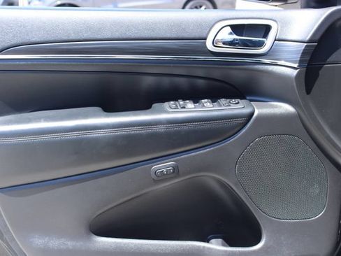 Used 2020 Jeep Grand Cherokee Limited RWD image 10