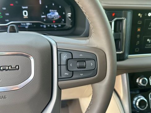 Used 2024 GMC Yukon Denali w/ Denali Reserve Package RWD image 31