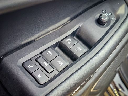 Certified 2022 Jeep Grand Cherokee L Limited image 12