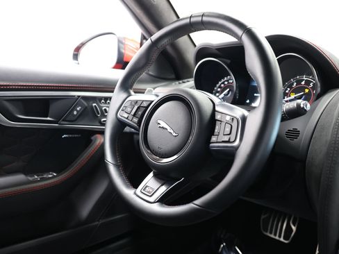 Used 2020 Jaguar F-TYPE SVR AWD/4WD image 63