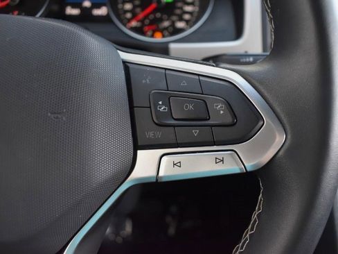 Used 2021 Volkswagen Atlas Cross Sport SE w/ Panoramic Sunroof Package image 25