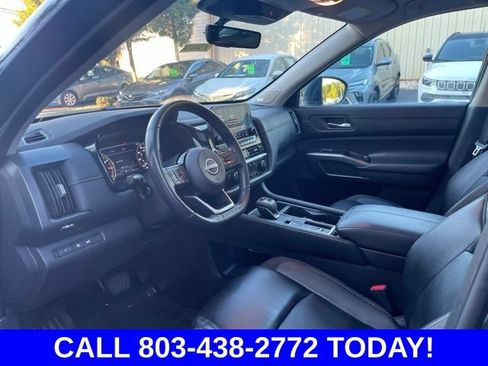 Used 2024 Nissan Pathfinder SL w/ SL Premium Package FWD image 7