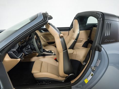 Used 2024 Porsche 911 Targa 4 GTS image 30