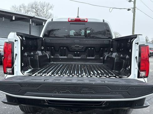 Used 2024 Chevrolet Colorado Z71 w/ Z71 Convenience Package 2 image 26