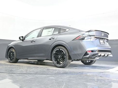 New 2026 Nissan Sentra SR w/ SR Premium Package FWD image 21