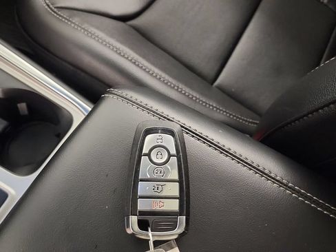 Used 2024 Ford Explorer Limited w/ Limited Technology Package AWD/4WD image 25