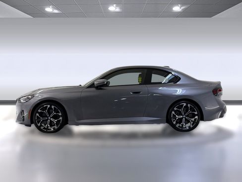 Used 2025 BMW 230i Coupe w/ Convenience Package RWD image 2