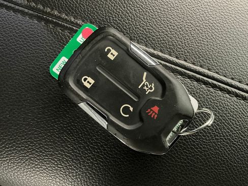 Used 2024 GMC Terrain SLT image 11