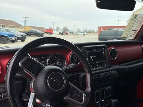 Used 2022 Jeep Wrangler Unlimited Rubicon w/ Cold Weather Group image 15