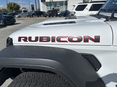 Used 2025 Jeep Wrangler Unlimited Rubicon AWD/4WD image 7