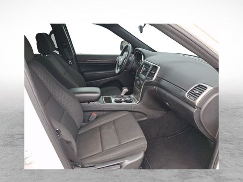 Used 2021 Jeep Grand Cherokee Laredo AWD/4WD image 11