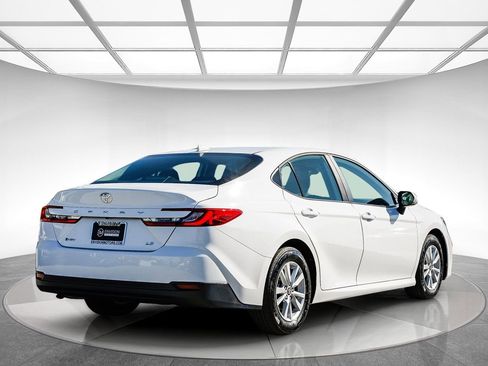 Used 2026 Toyota Camry LE w/ Convenience Package FWD image 4