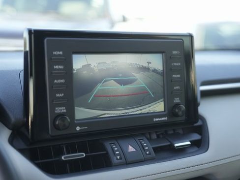 Used 2020 Toyota RAV4 XLE Premium image 27