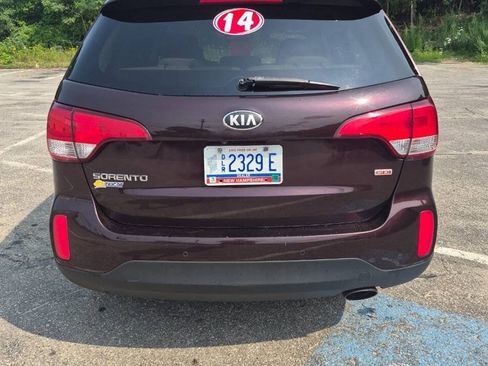 Used 2014 Kia Sorento LX w/ Premium Package AWD/4WD image 4