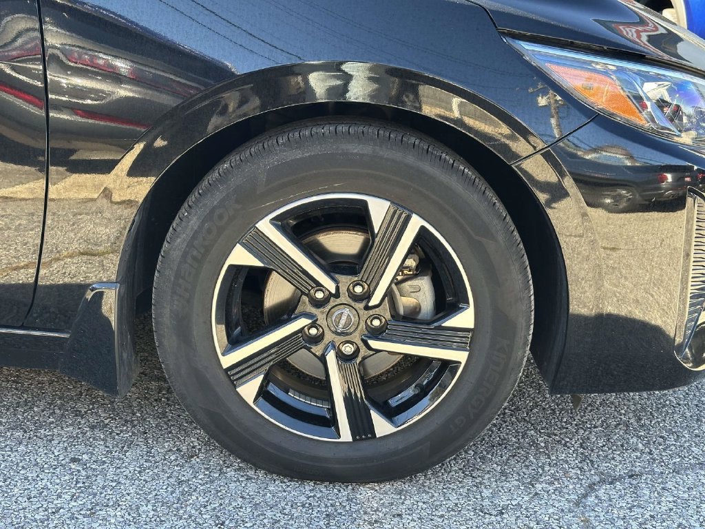 Used 2024 Nissan Sentra SV FWD image 11