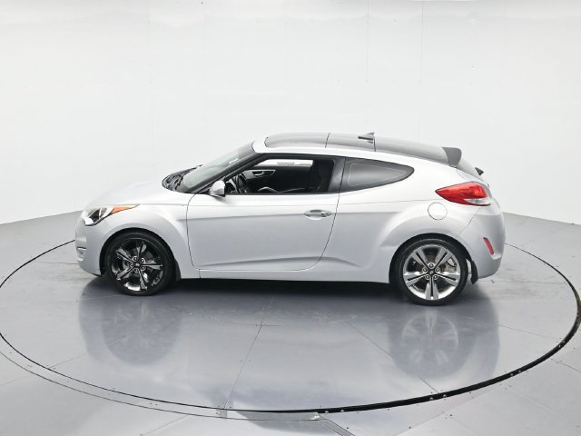 Used 2017 Hyundai Veloster Value Edition FWD image 47