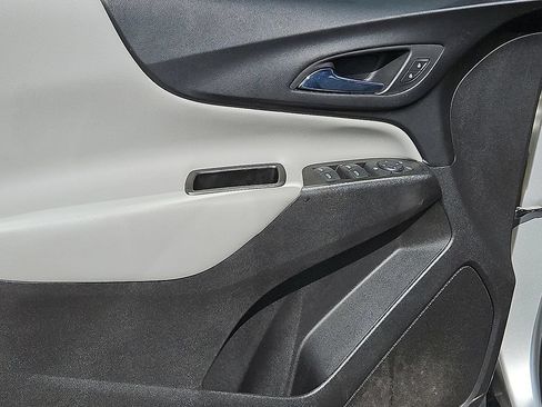 Used 2020 Chevrolet Equinox LS w/ LS Convenience Package FWD image 20
