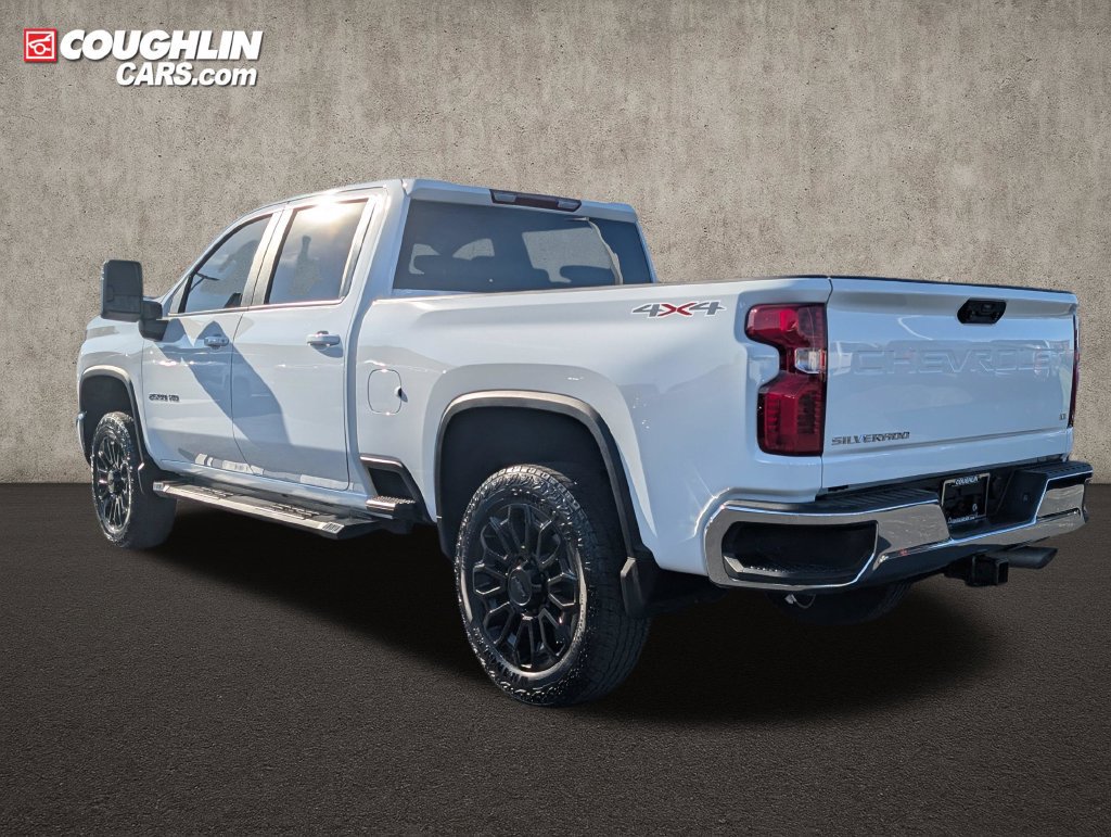 Used 2024 Chevrolet Silverado 2500 LT AWD/4WD image 5