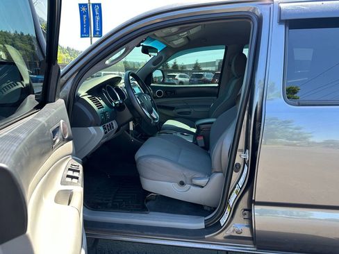 Used 2015 Toyota Tacoma 4x4 Double Cab image 13