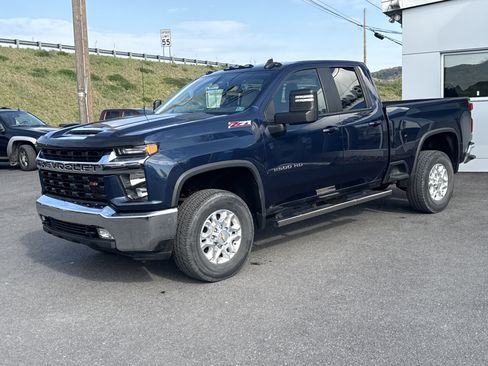 Used 2022 Chevrolet Silverado 2500 LT w/ Convenience Package AWD/4WD image 7