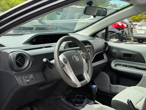 Used 2014 Toyota Prius C One FWD image 11