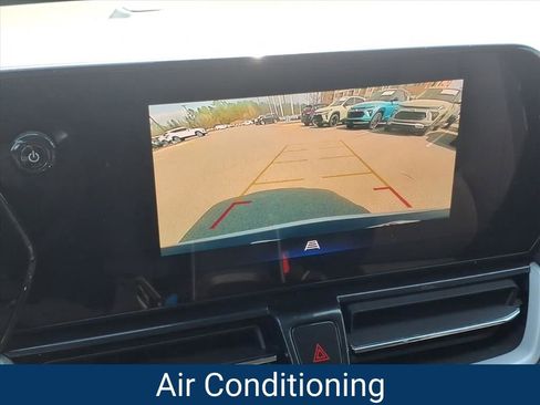 Used 2024 Chevrolet TrailBlazer LT image 3