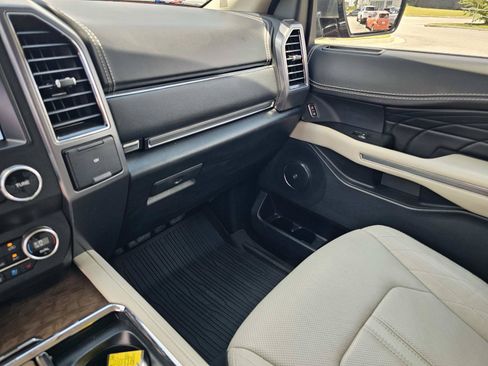 Used 2021 Ford Expedition Platinum AWD/4WD image 29