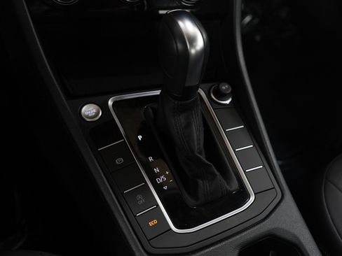 Used 2020 Volkswagen Jetta SE w/ SE Cold Weather Package image 22