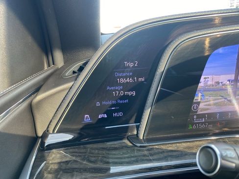 Used 2024 Cadillac Escalade Premium Luxury image 27