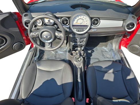 Used 2014 MINI Cooper Convertible image 9