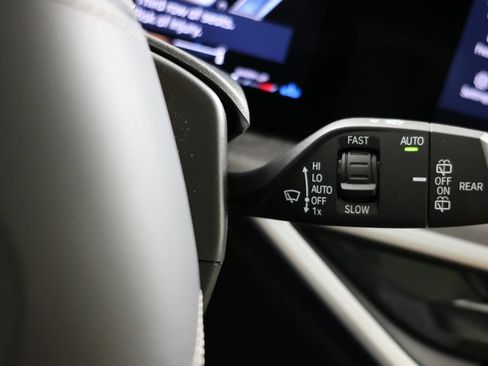 Used 2023 BMW X7 xDrive40i w/ Executive Package image 30