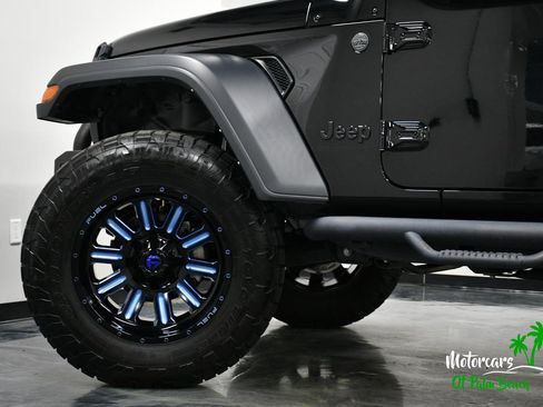 Used 2024 Jeep Wrangler Unlimited Sport AWD/4WD image 11