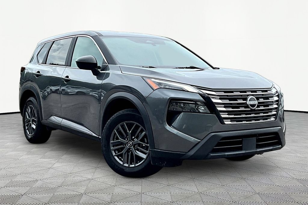 Used 2024 Nissan Rogue S FWD image 3