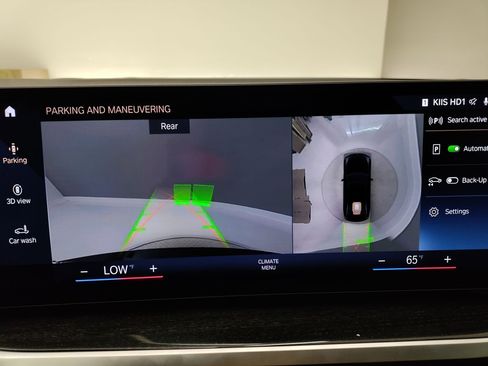 Used 2024 BMW 330i Sedan w/ Convenience Package image 23