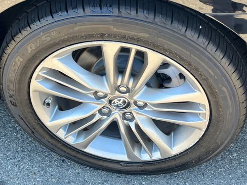 Used 2016 Toyota Camry SE FWD image 22