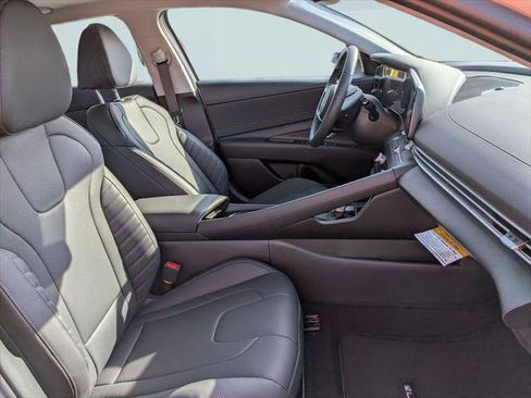 New 2026 Hyundai Elantra Limited image 32