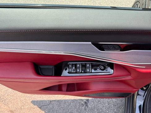 Used 2024 Jeep Wagoneer Launch Edition AWD/4WD image 9
