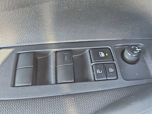Used 2023 Toyota Corolla LE FWD image 27