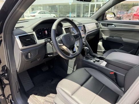 Used 2023 Volkswagen Atlas Cross Sport SE AWD/4WD image 11