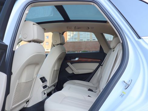 Used 2023 Audi Q5 2.0T Premium Plus w/ Premium Plus Package AWD/4WD image 14