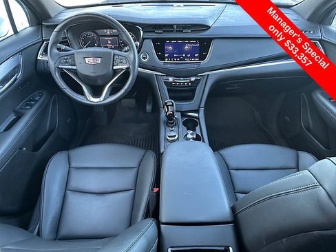 Used 2023 Cadillac XT6 Luxury image 15