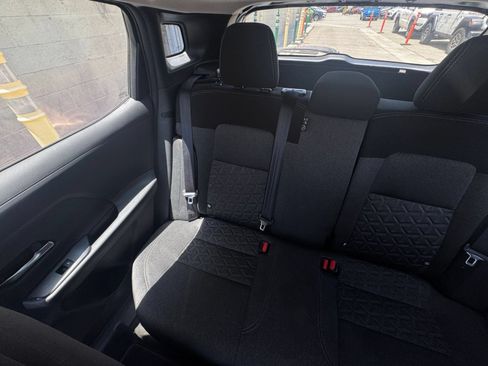 Used 2025 Nissan Kicks SV AWD/4WD image 37