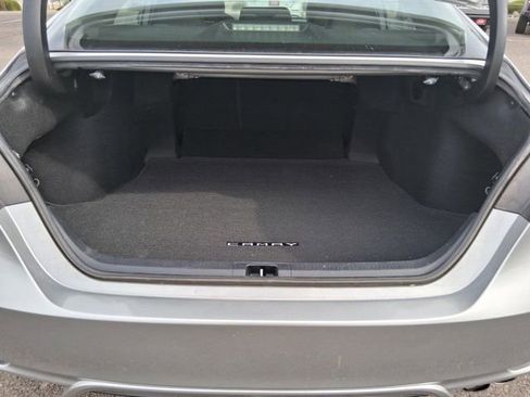 Used 2020 Toyota Camry SE w/ Carpet Mat Package image 8