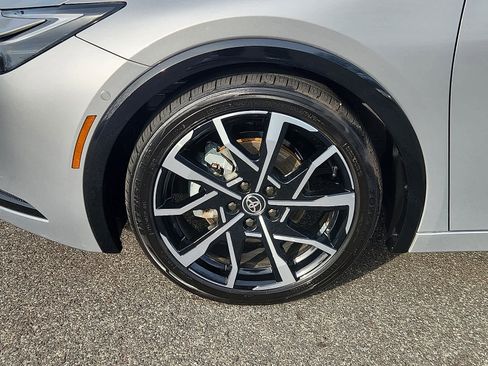 Certified 2025 Toyota Prius Plug-In Hybrid image 9