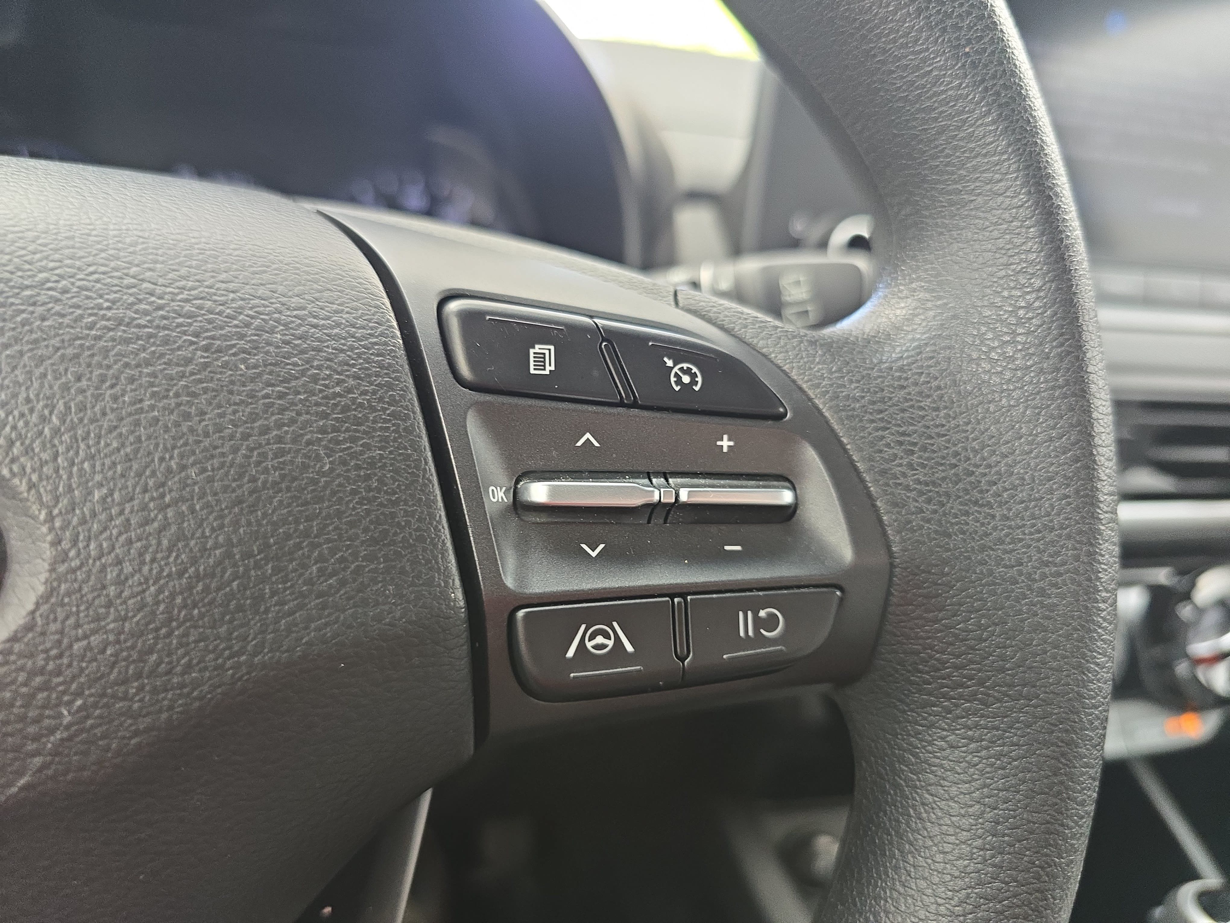 Used 2023 Hyundai Kona SEL FWD image 17